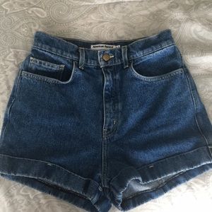 American Apparel high waisted denim shorts!💙